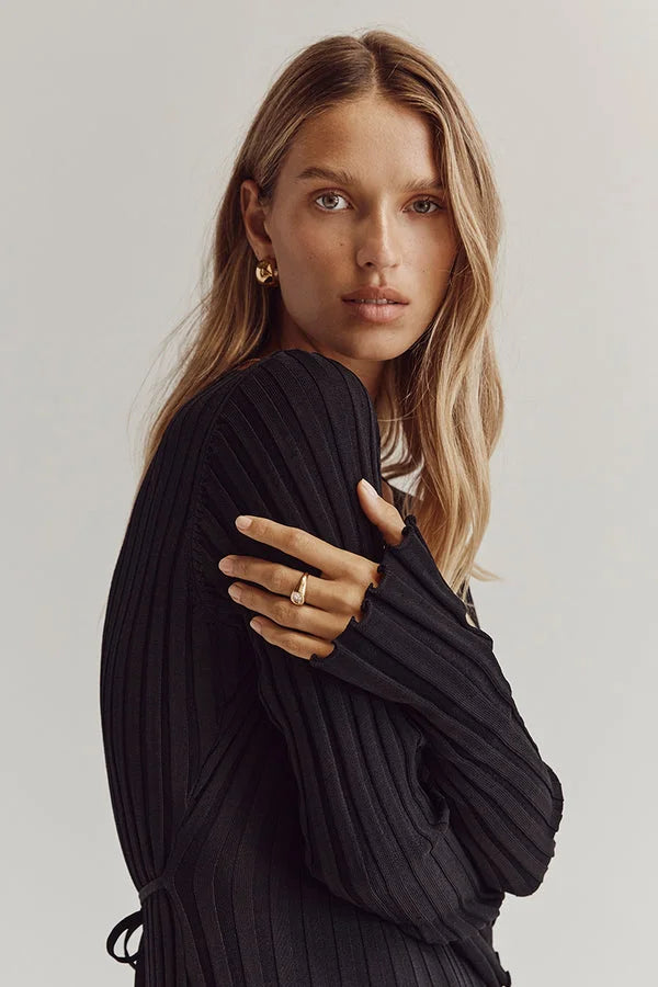 Arielle | Strikkjole med V-hals
