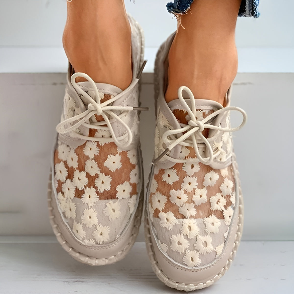 Isabella – Let Damesko med Blomstret Design