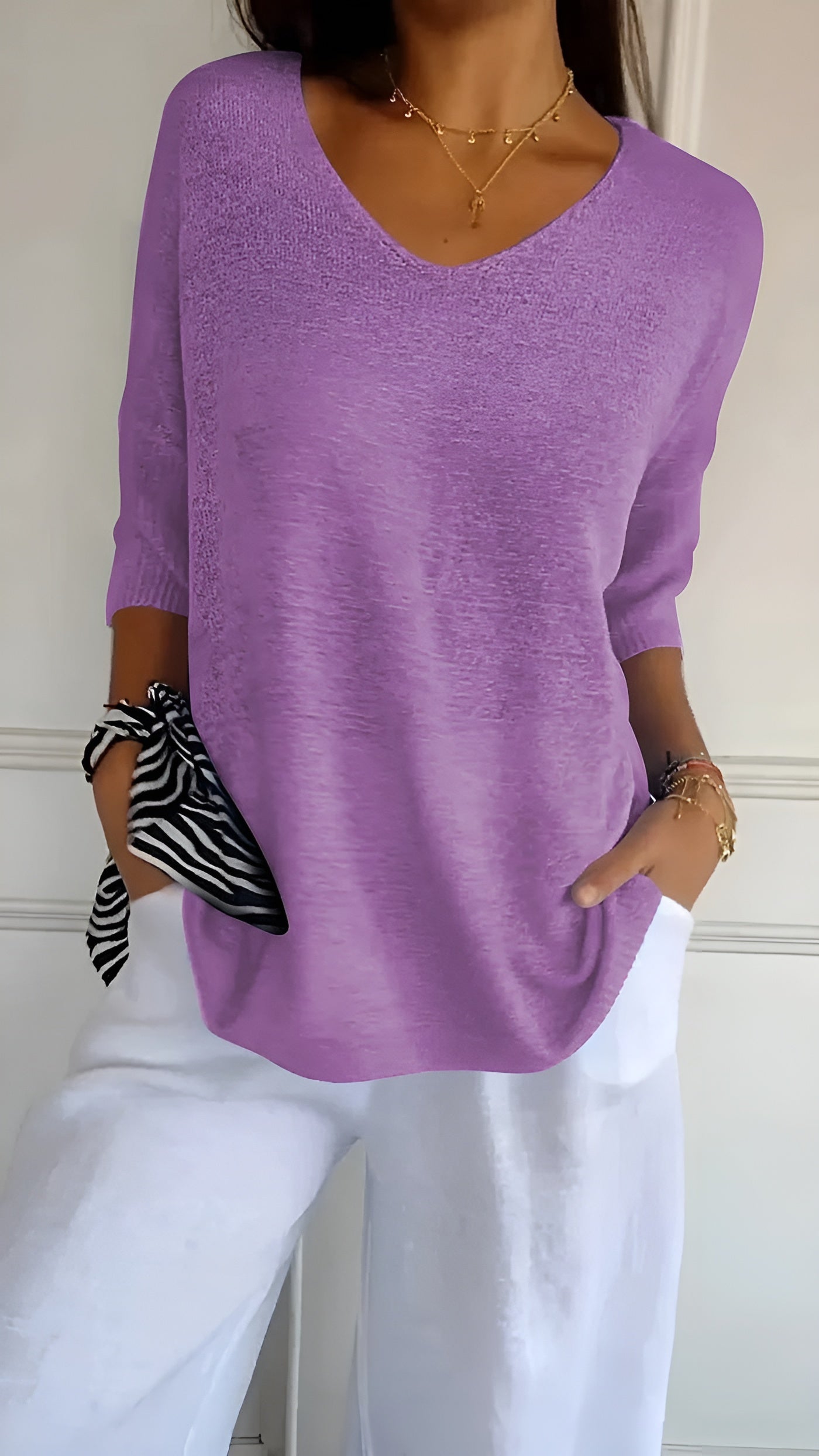 Isabella – Blødstrikket Ærmeløs Top med V-Hals til Kvinder