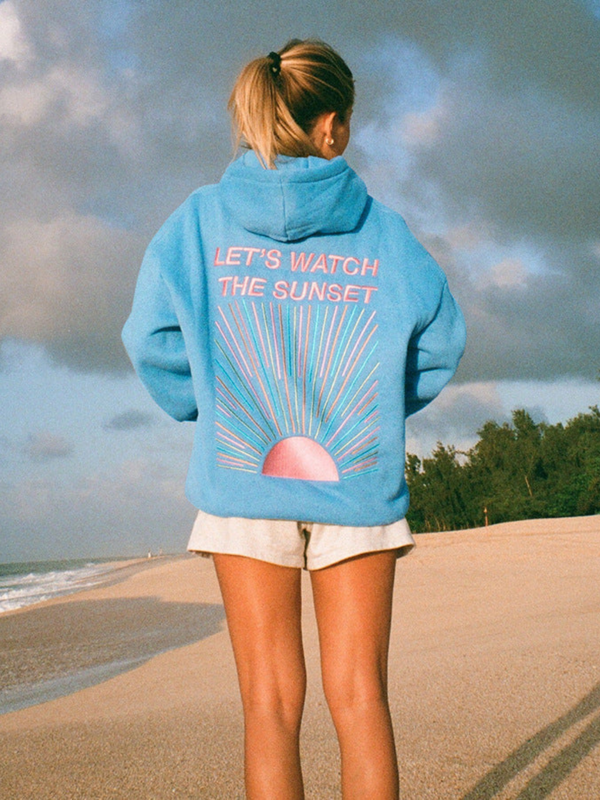 Aurora – Dame Hoodie med Solnedgangsinspiration