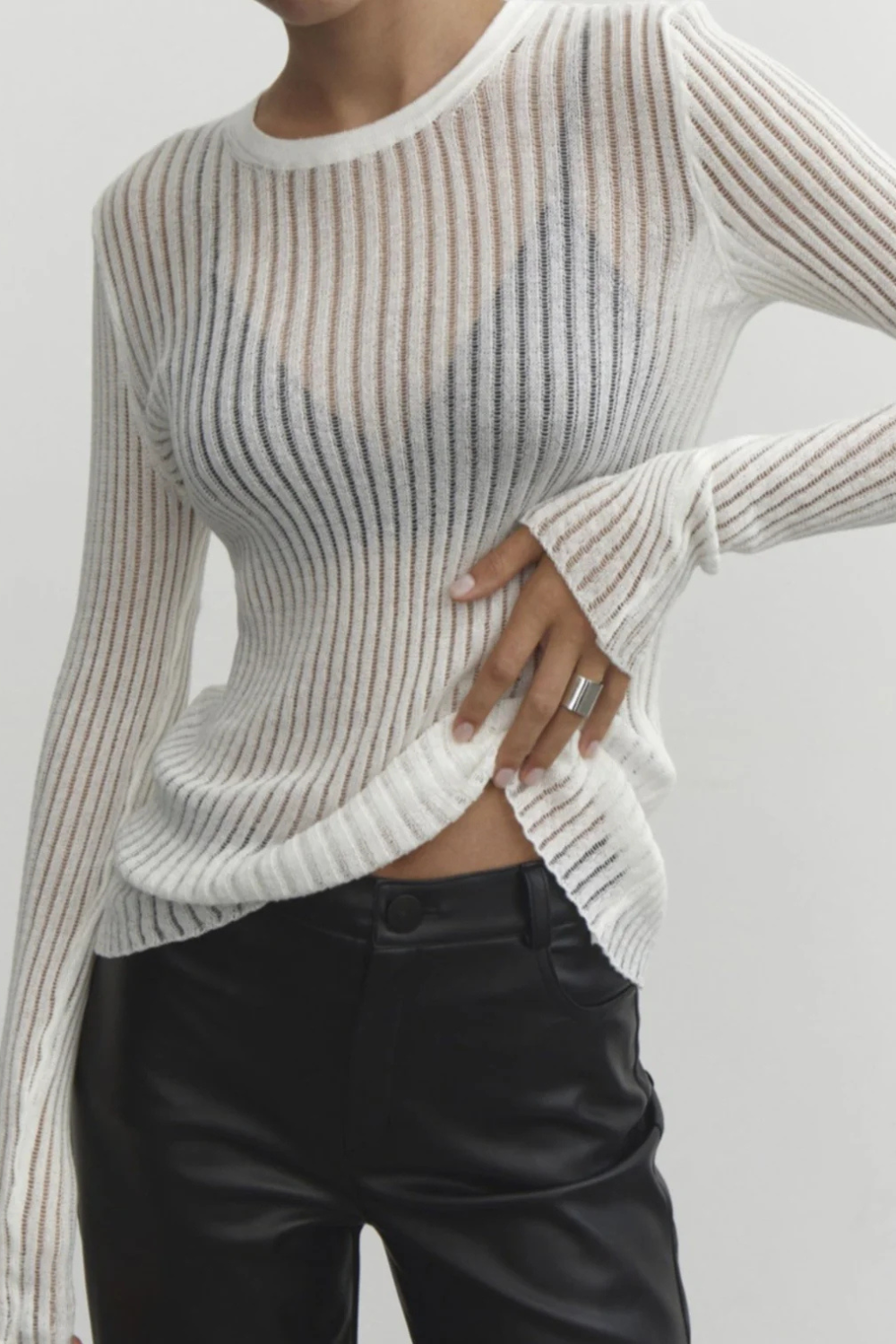 Giulia – Transparent Ribstrikket Damebluse