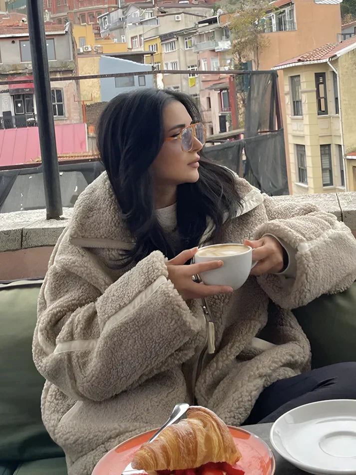 LuciaVernelli Chic Fleece Jacket til kvinder