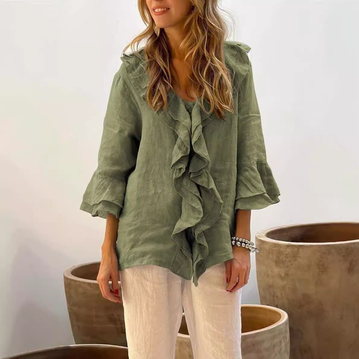 Bernadette – Let og Elegant Damebluse med Flæseærmer