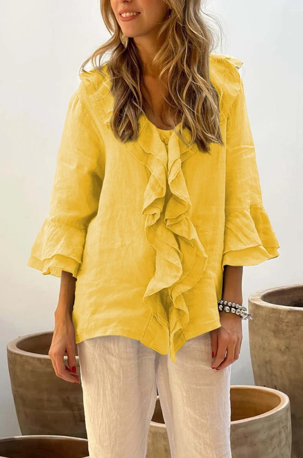Bernadette – Let og Elegant Damebluse med Flæseærmer