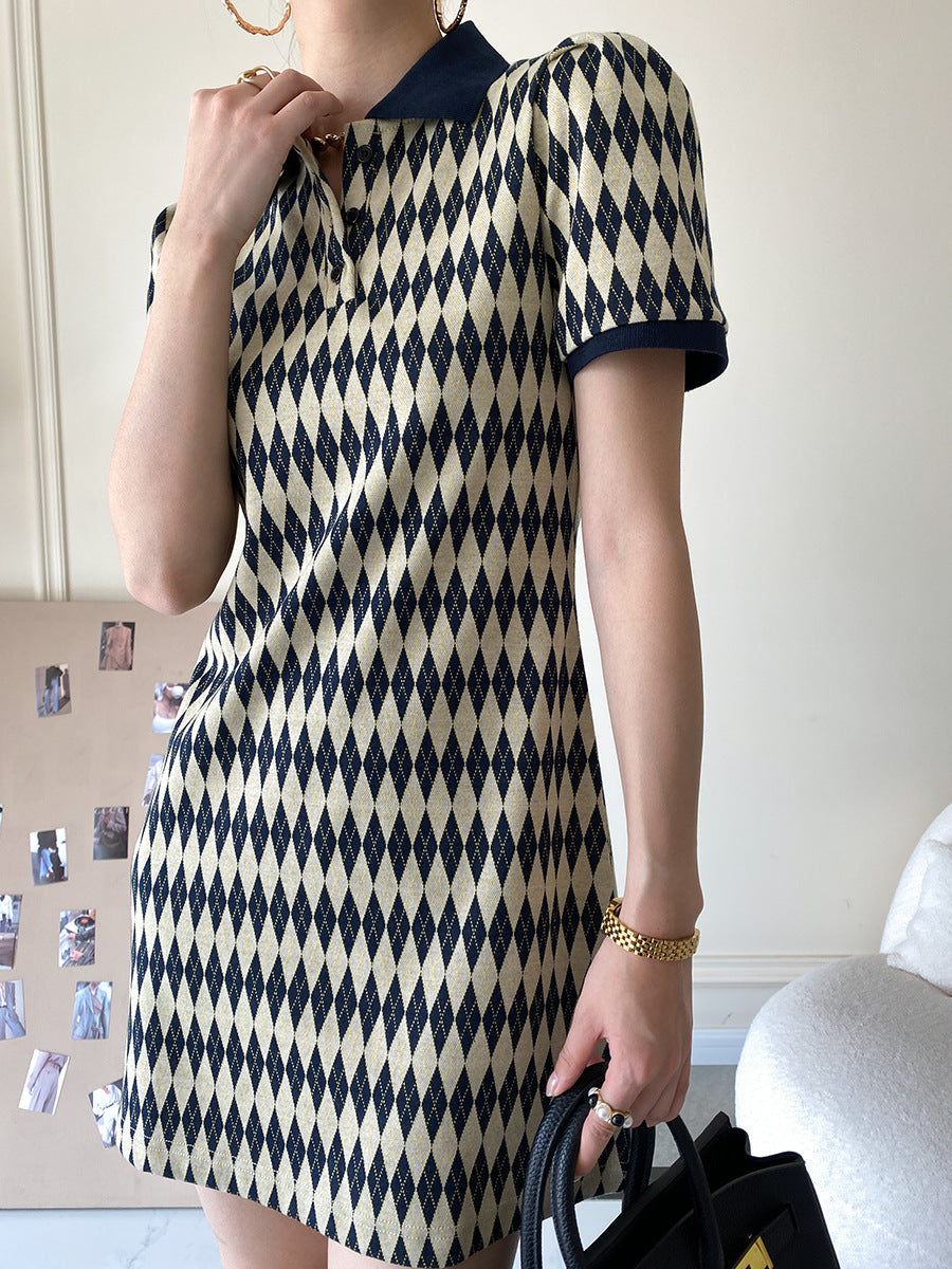 Isabella – Strikket Sommerkjole til Kvinder i Khaki med Tern