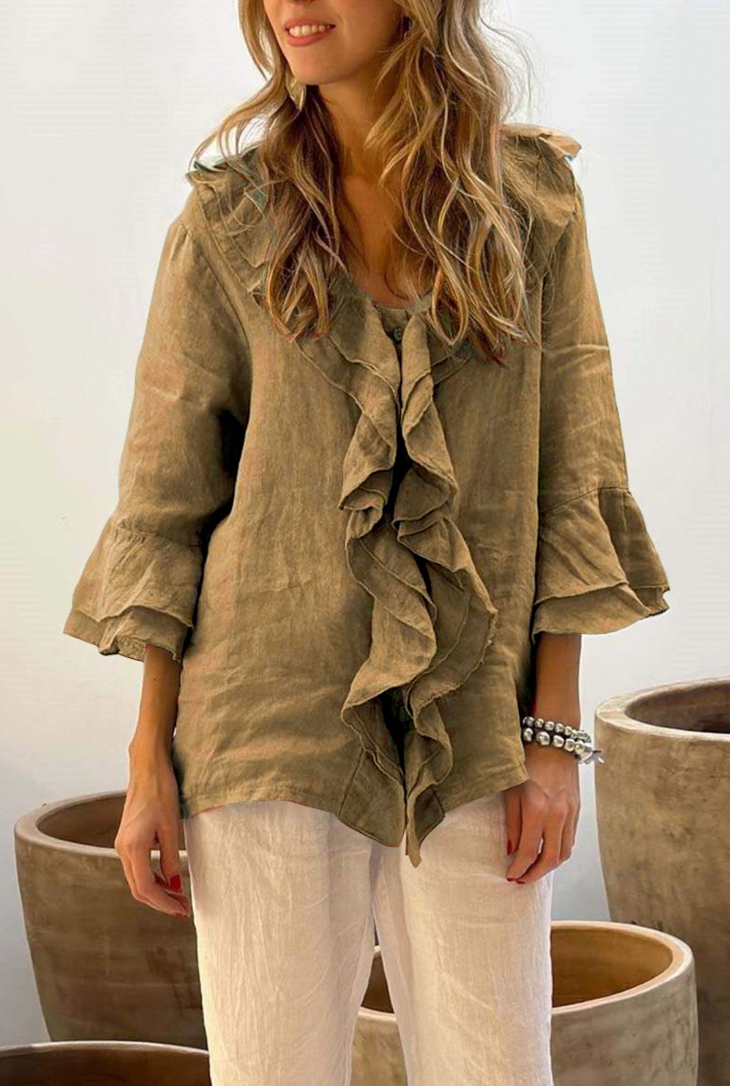 Bernadette – Let og Elegant Damebluse med Flæseærmer