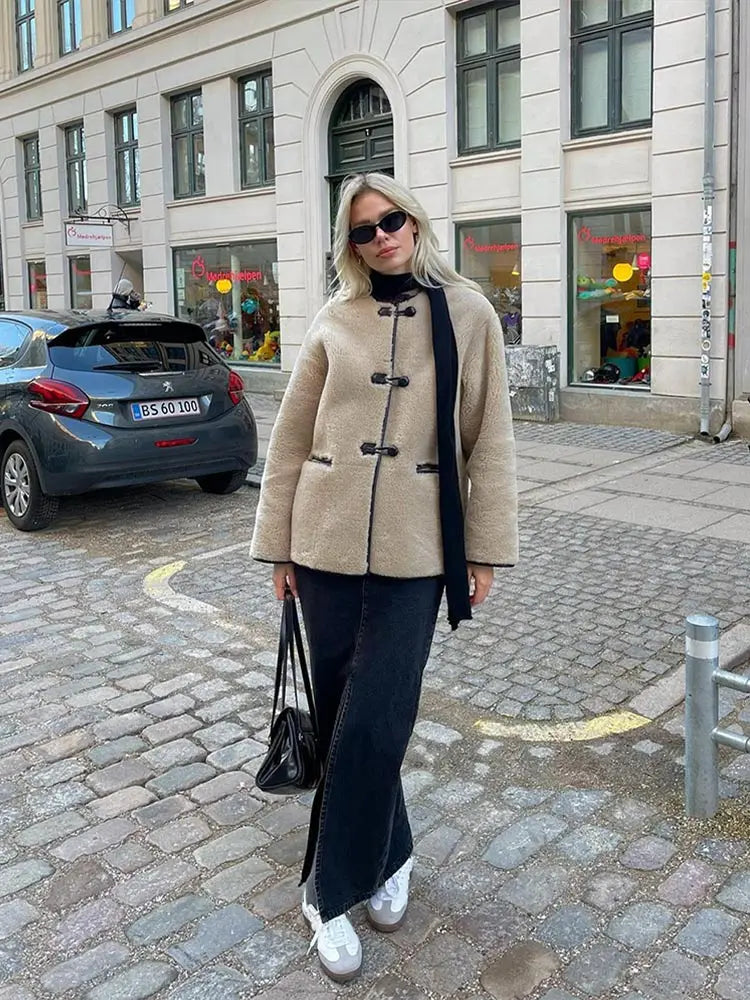 ElisaFoderina Fluffy Jakke til kvinder