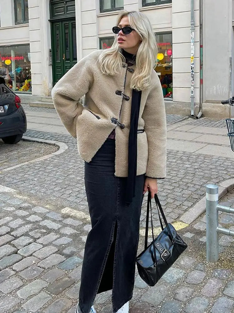 ElisaFoderina Fluffy Jakke til kvinder