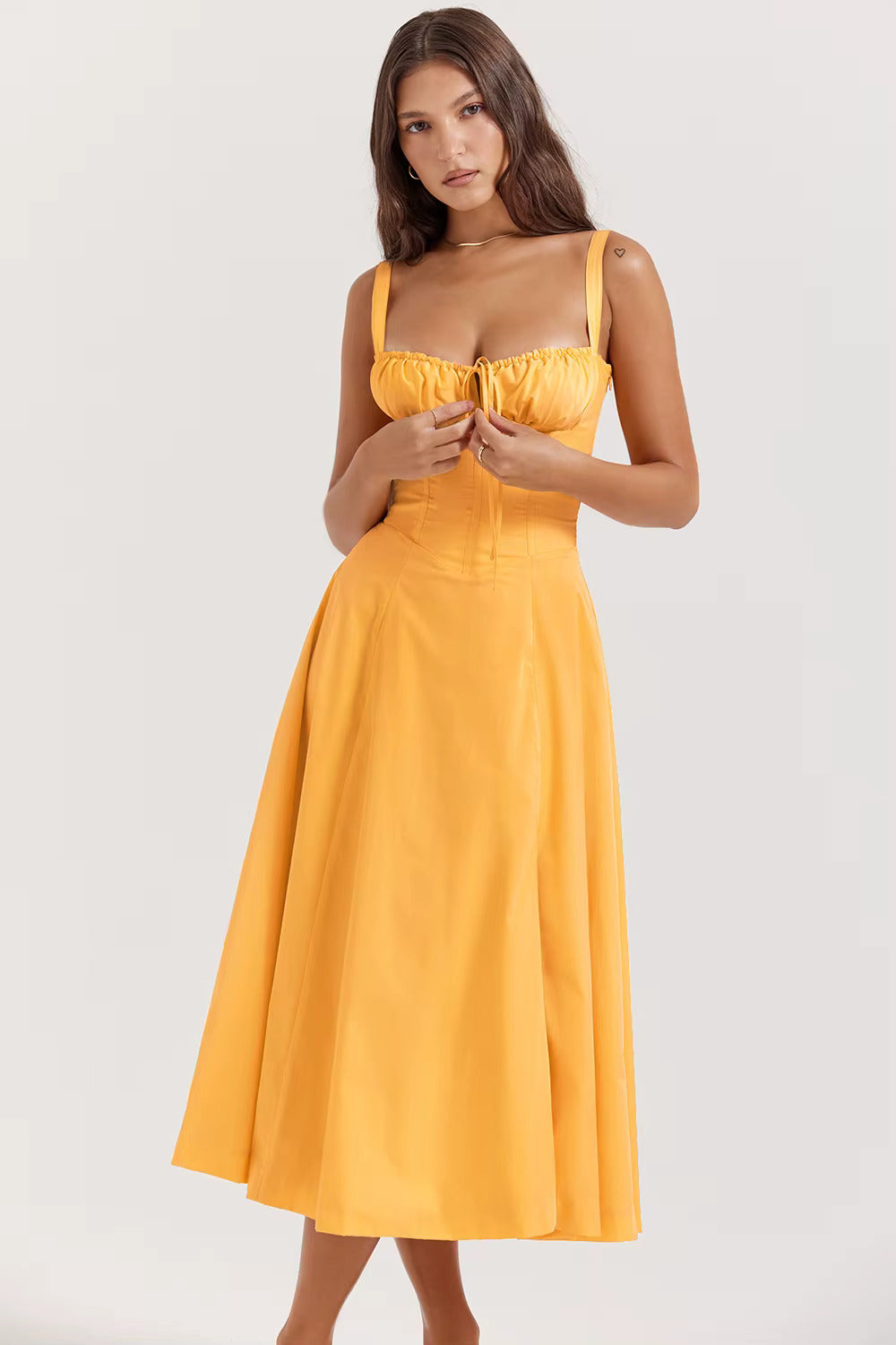 Clara – Snøre Sommerkjole med Blomsterprint til Kvinder