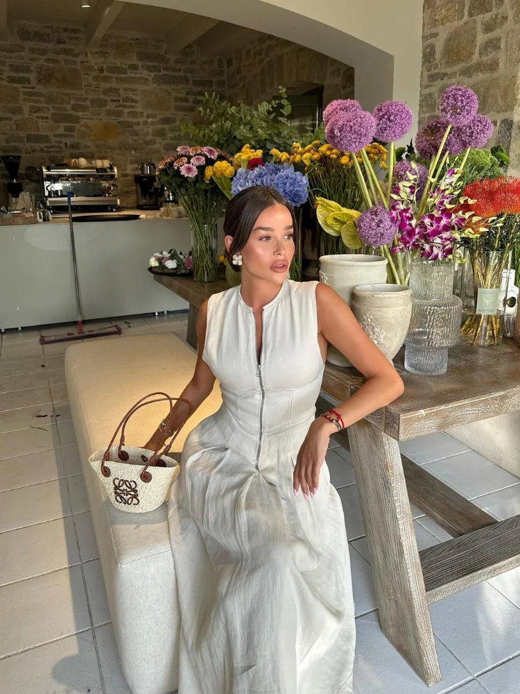 AuroraMoretti Elegant kjole med V-hals til kvinder