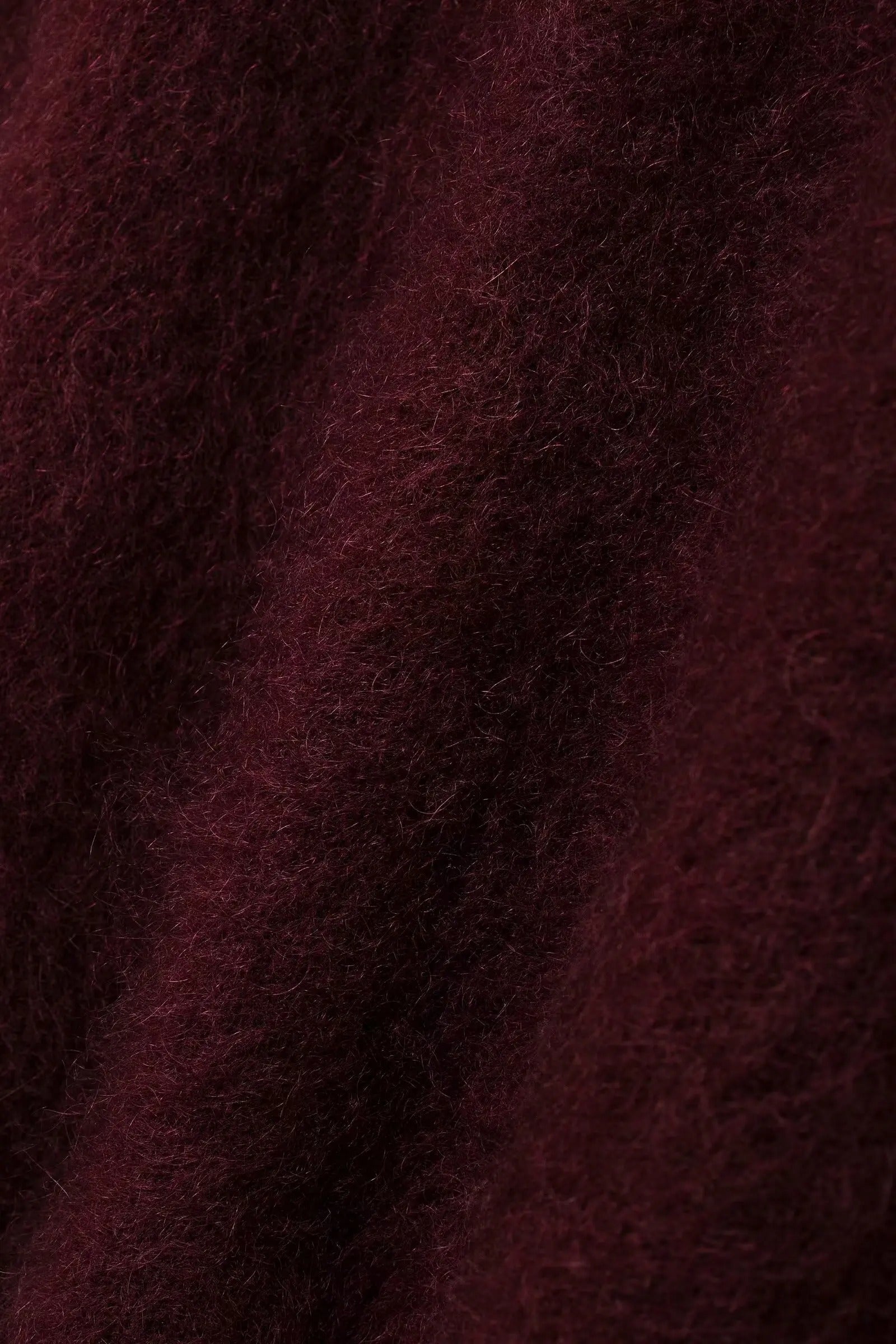 Giulia – Blødstrikket Dame Sweater i Dyb Rød