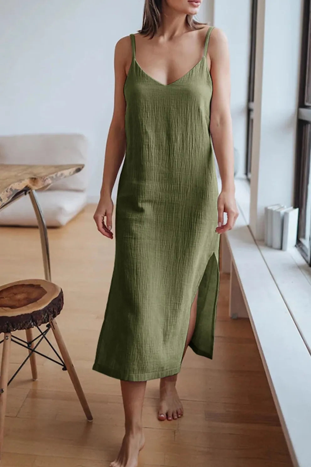 Giulia – V-Hals Bomulds Midikjole til Kvinder med Slids