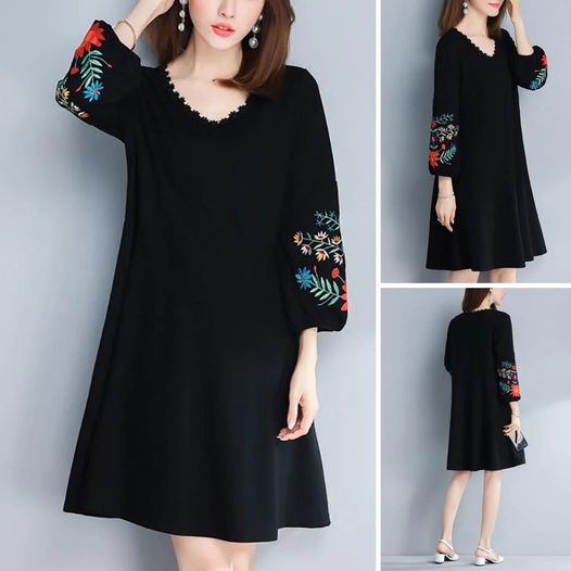 LiviaVoss Midi-kjole med rund hals til kvinder