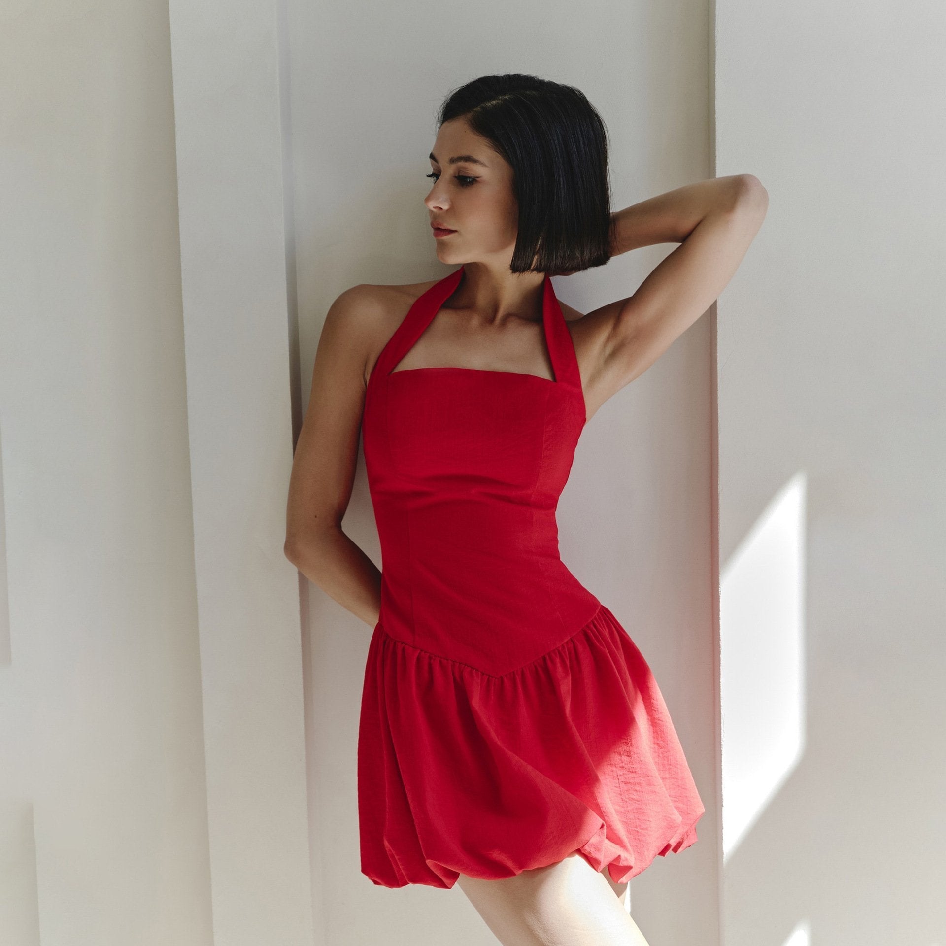 Bellini-kjole med halterneck