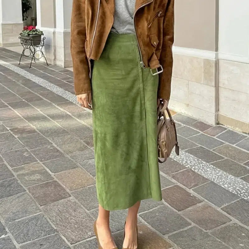 Isabella – Lang Grøn Nederdel med Ruskindslook til Kvinder