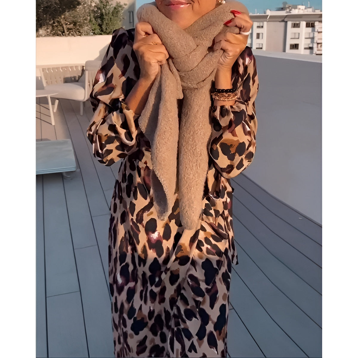 Giulia – V-hals A-formet Kjole med Leopardmønster til Kvinder