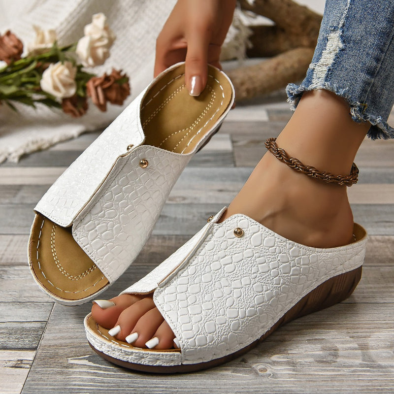SofiaZeppe™ Peep Toe slip-on-sandaler med kilehæl