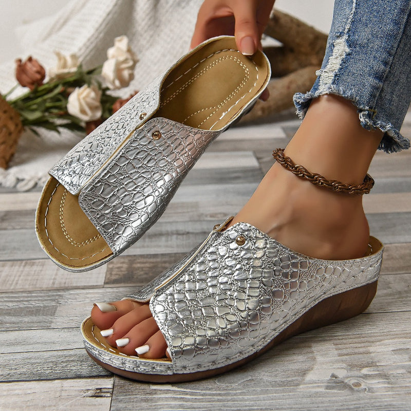 SofiaZeppe™ Peep Toe slip-on-sandaler med kilehæl