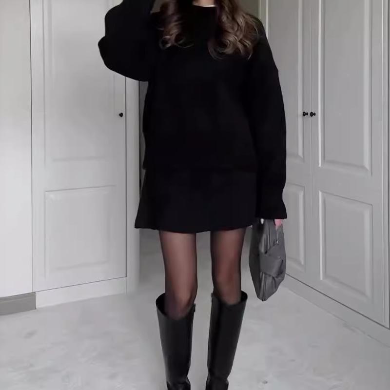 Sofia – Elegant Kvinde Sweater- og Nederdelssæt