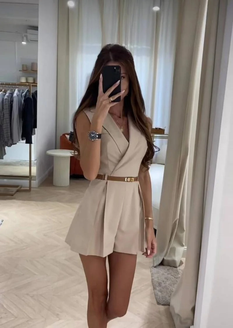 Camille – Beige Taljeret Mini Jumpsuit til Kvinder