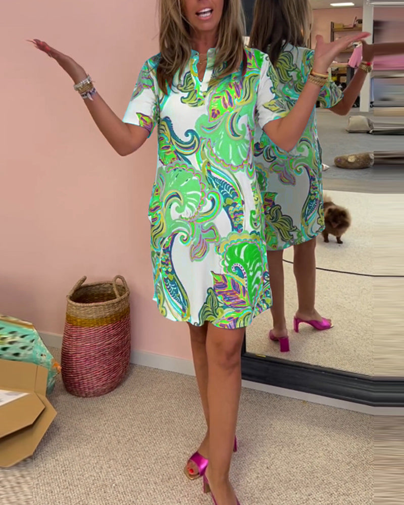 Élodie – Figursyet Kjole med Farverigt Print til Kvinder