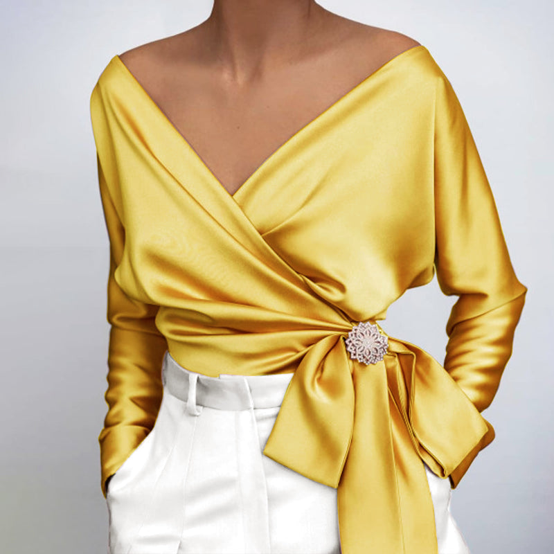 Isabella – Elegant Silkebluse til Kvinder med V-hals