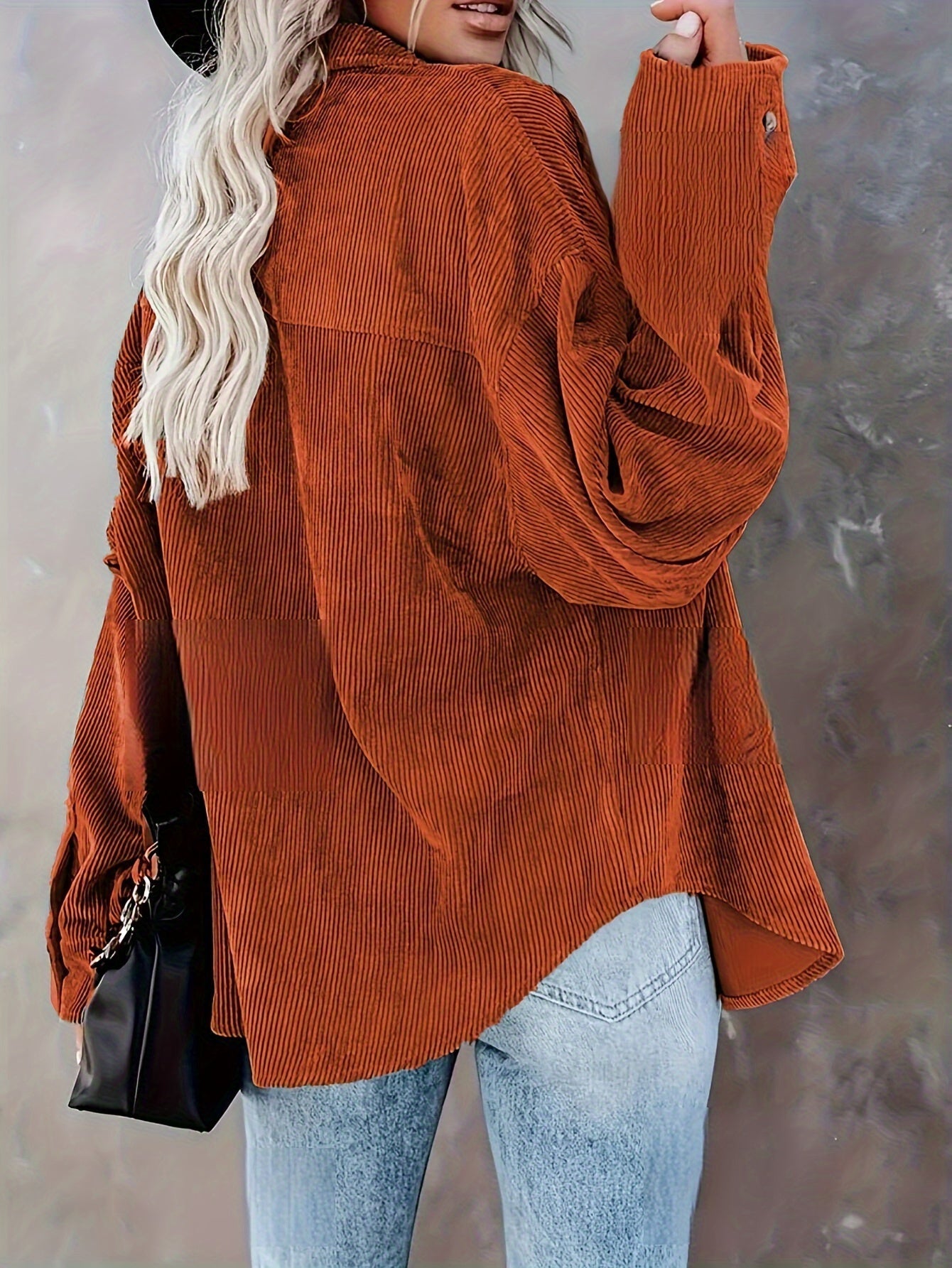 Sofia – Oversized Dame Corduroy Skjorte