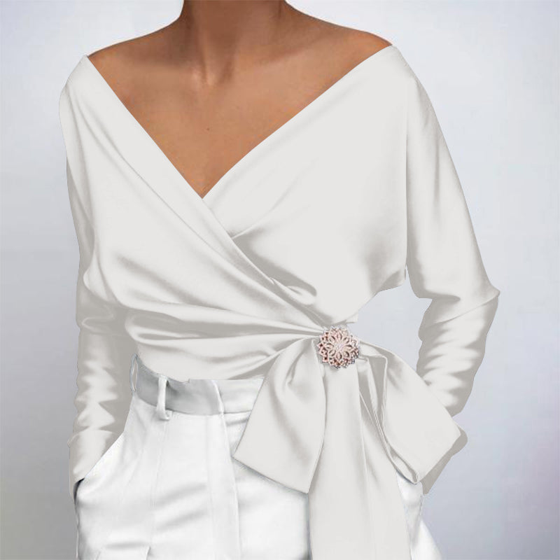 Isabella – Elegant Silkebluse til Kvinder med V-hals