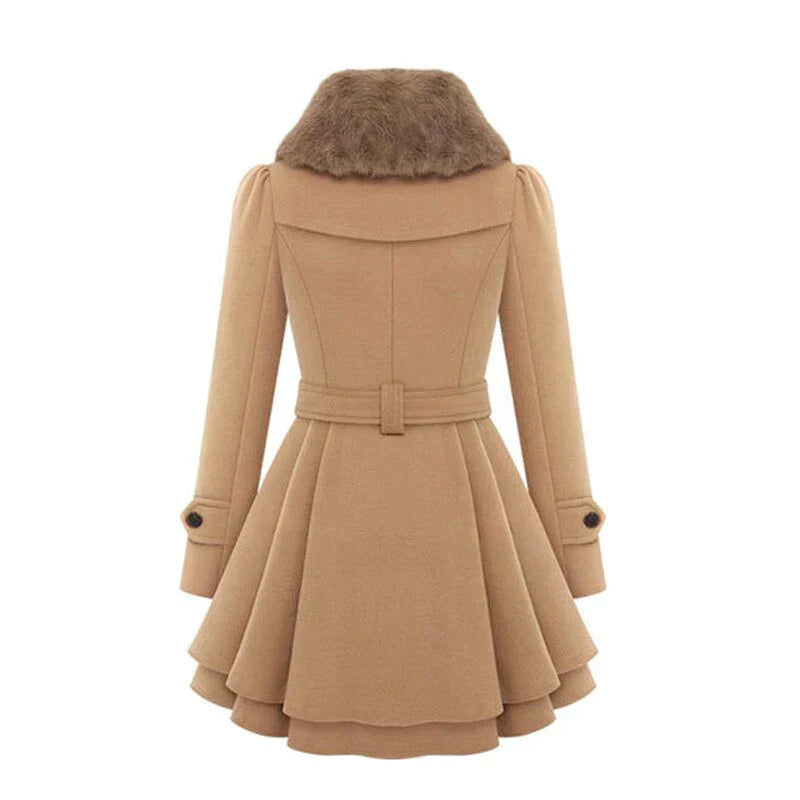 Sofia – Elegant Dame Trenchcoat med Bløde Veganske Pelsdetaljer