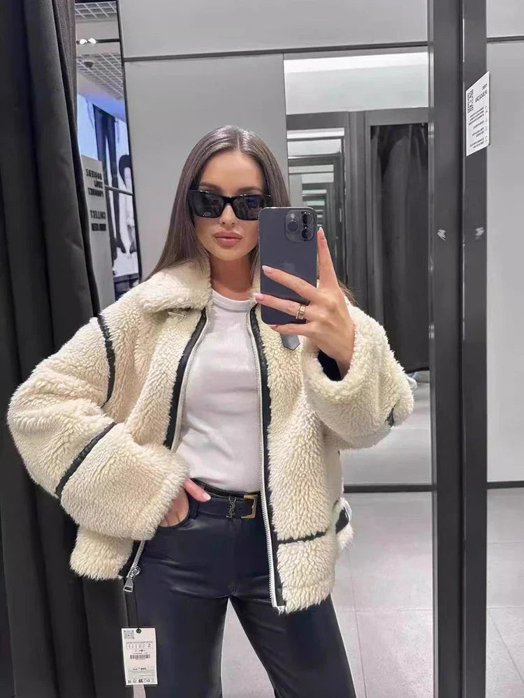 Lucia – Beige Uldjakke til Kvinder