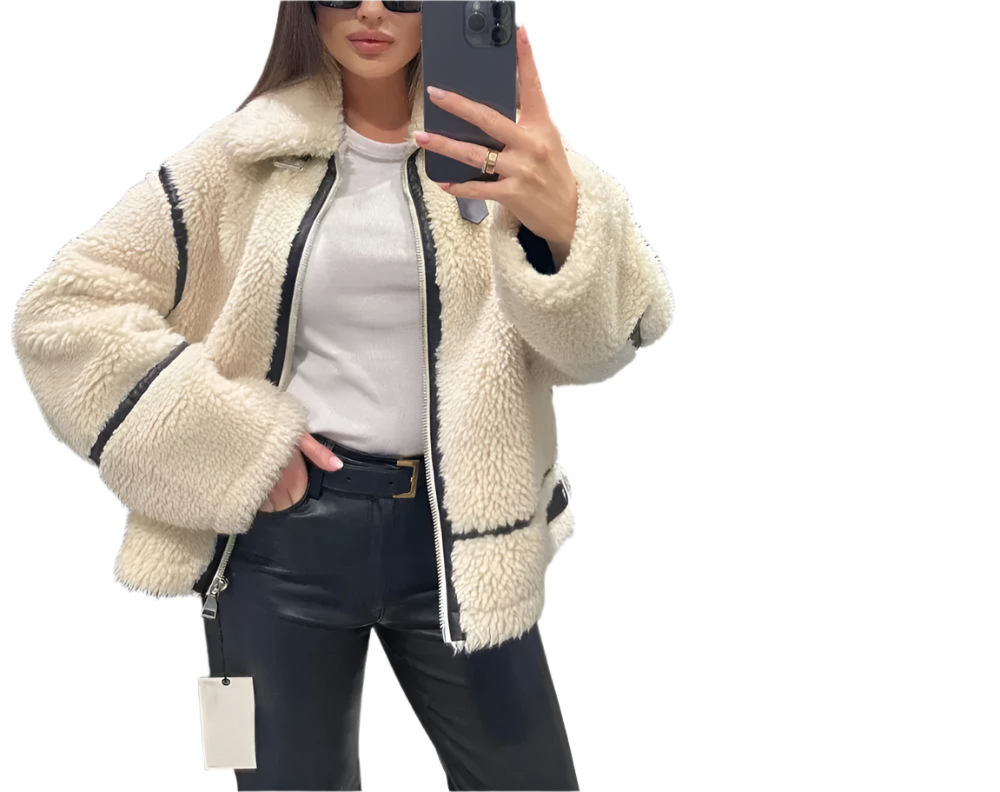 Clara – Beige Damejakke i Slankt Snit af Lammeuld til Vinter