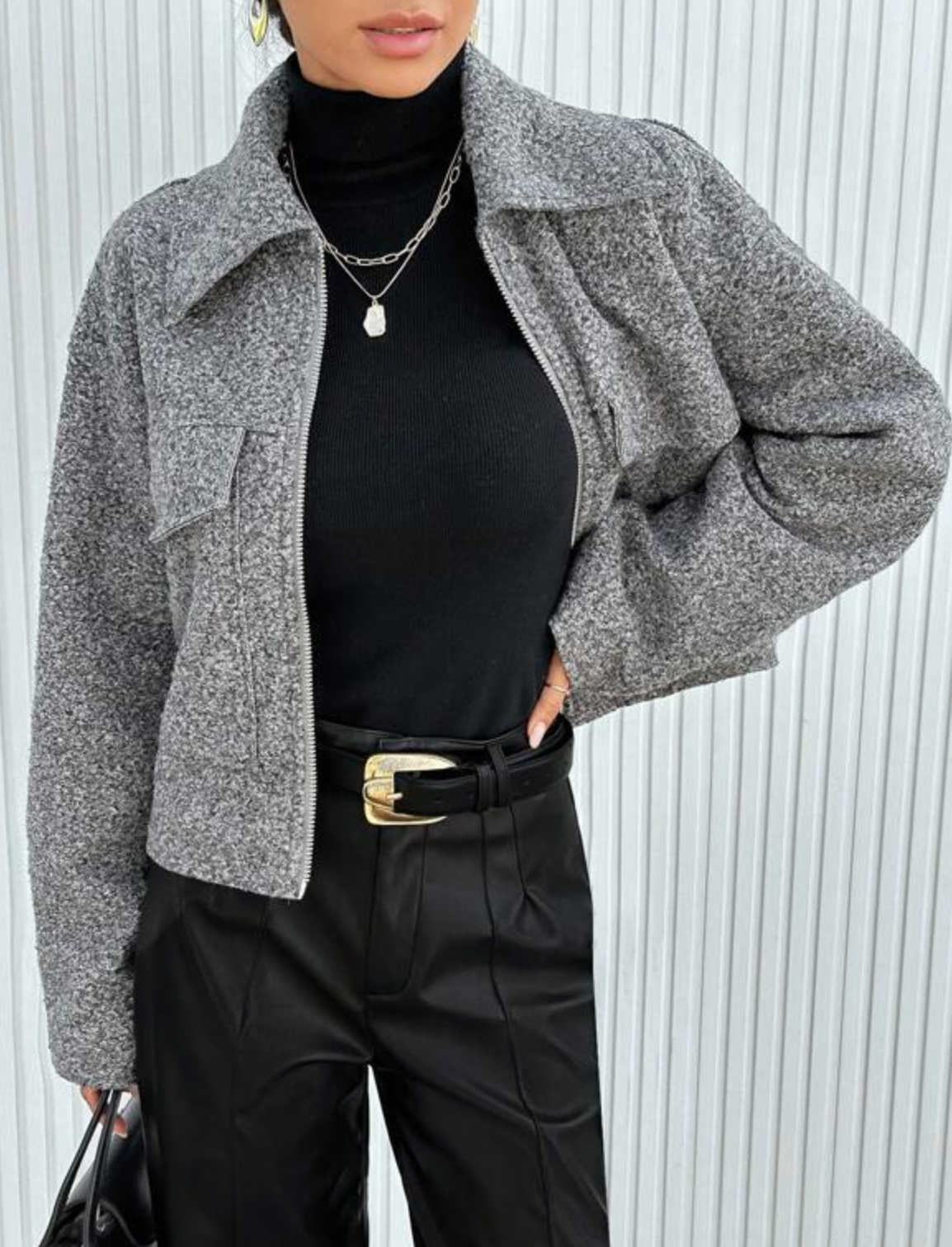 Camila – Cropped Bomberjakke til Kvinder med Reverskrave
