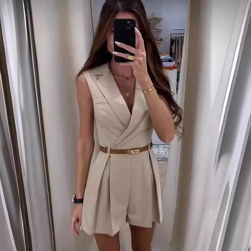 Camille – Beige Taljeret Mini Jumpsuit til Kvinder