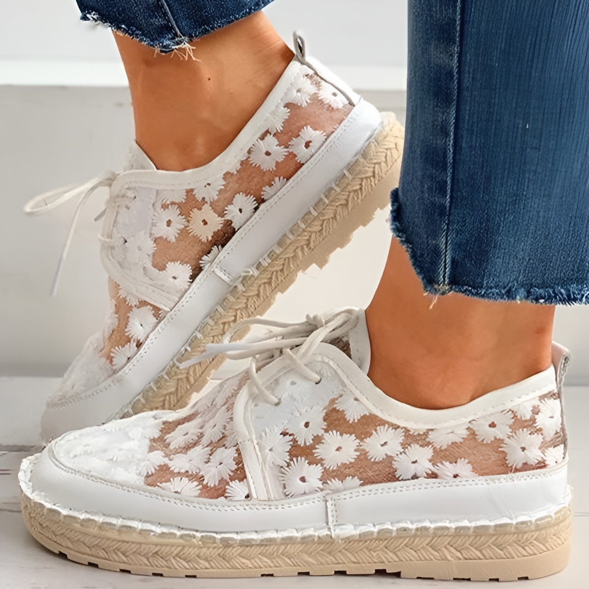 Isabella – Let Damesko med Blomstret Design