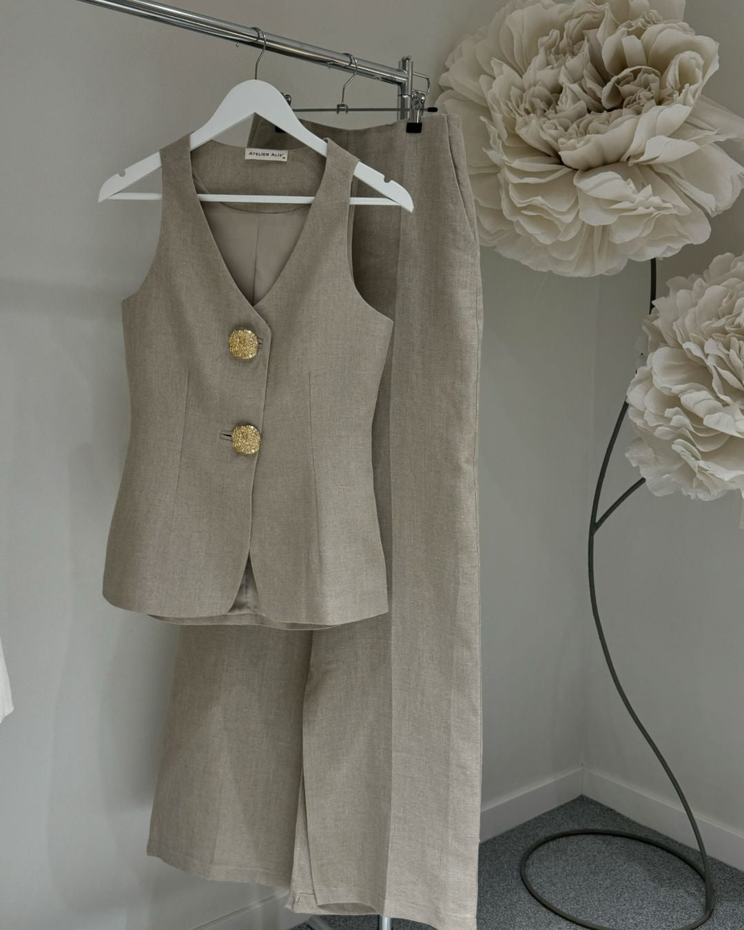 Isabella – Skræddersyet Dame Sæt med Vest og Bukser