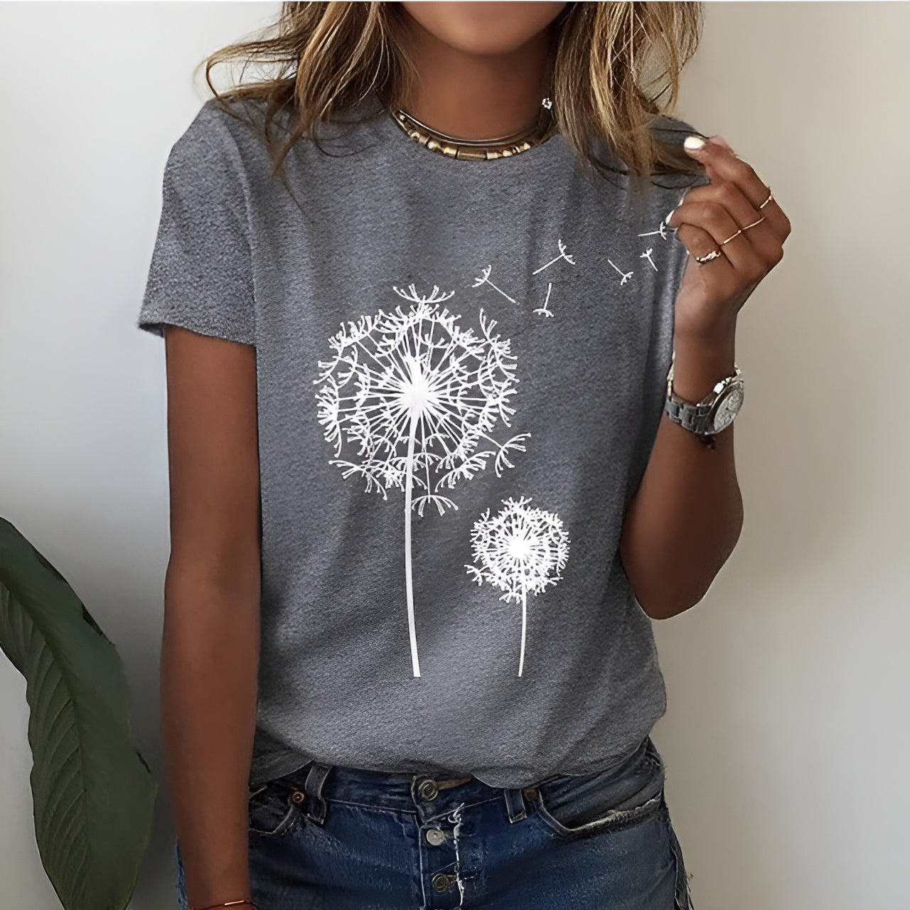 Isabella – Drømmeagtig Mælkebøtte T-shirt til Kvinder