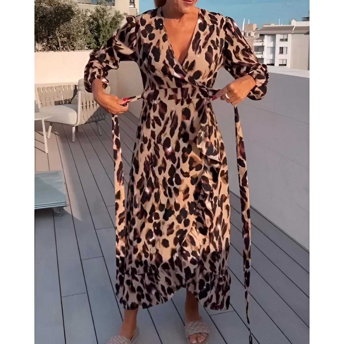 Giulia – V-hals A-formet Kjole med Leopardmønster til Kvinder