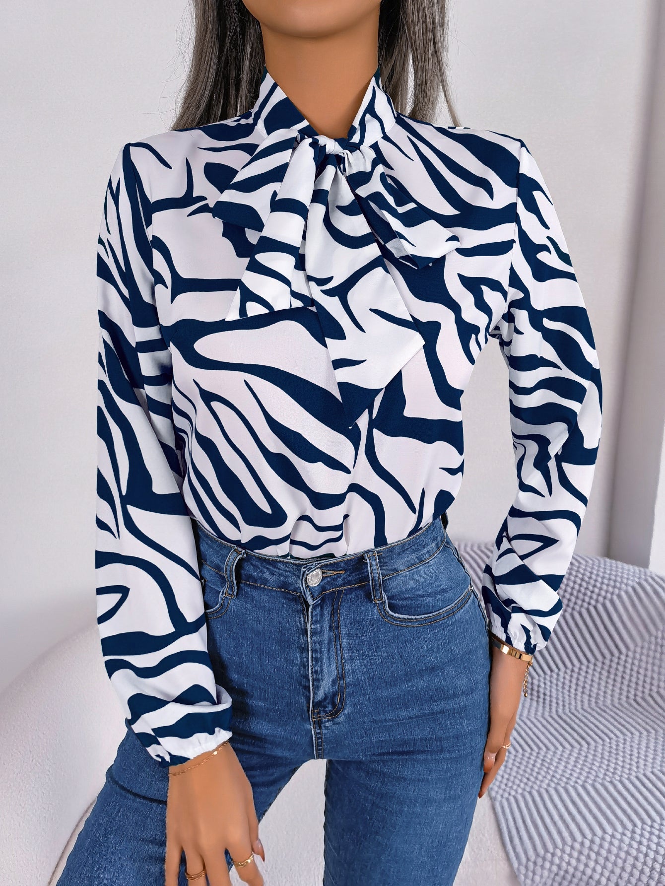 Anouk | Skjorte med sløjfe