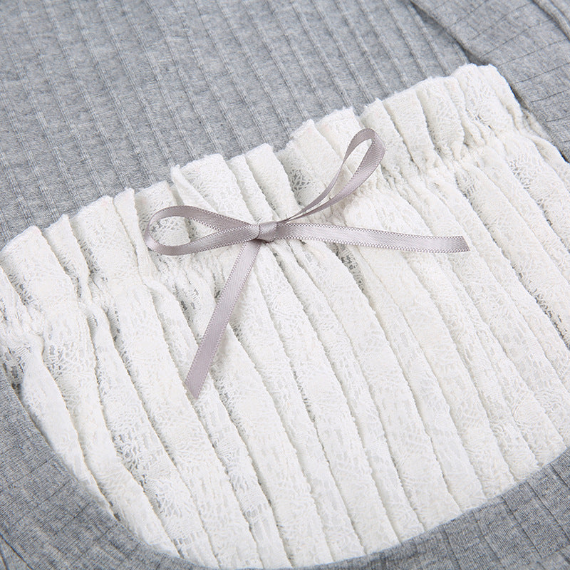 Elena – Slimfit Bluse med Blondekontrast til Kvinder